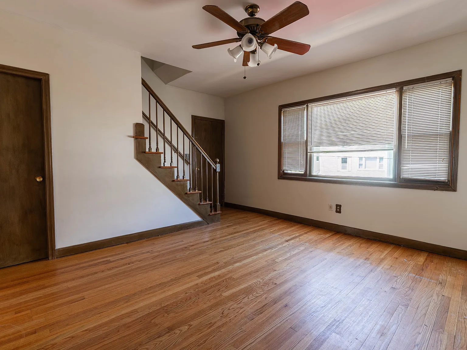 3 bed, 1200 sqft, $1,800 — Photo 3