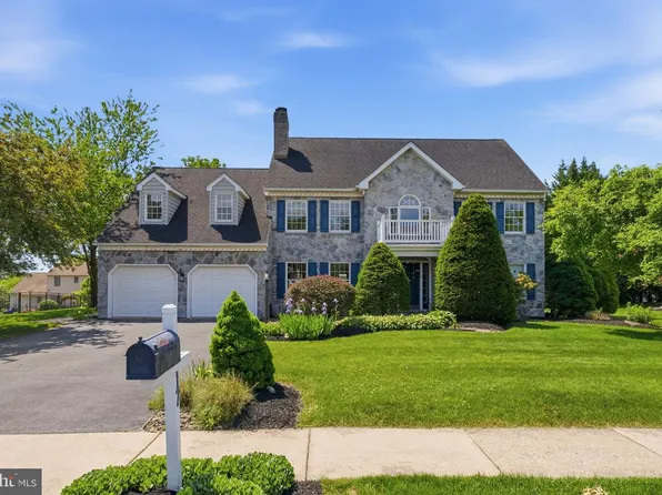 17 Sanderling Dr, Denver, PA 17517