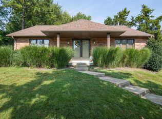 1450 Riverside Dr, Fenton, MO 63026