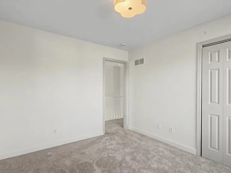 121 Hillside Dr — Photo 28