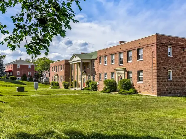 Westhills Square Apartments