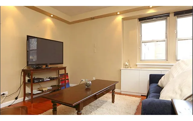 Rented by Douglas Elliman | media 7