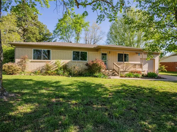2100 E Lee St, Fayetteville, AR 72701