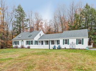 706 Seamans Rd, New London, NH 03257