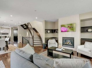 1721 NW 44th Ave SW, Calgary, AB T2T 5M4