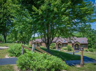 10 Creekwood Ln, Galena, IL 61036