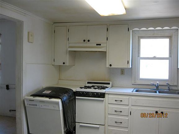 4th image of 724 E Seymour St