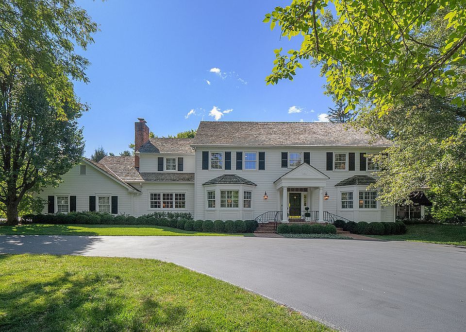 1st image of 16 Steeplechase Ct