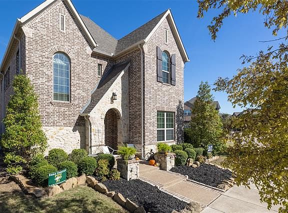 2nd image of 3821 Plum Vista Pl