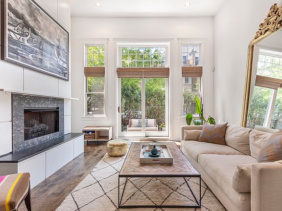 4th image of 622 W Schubert Ave #1E