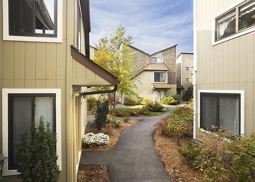1st image of 3 Norwest Dr #825