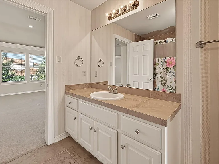 2210 Bywater Dr — Photo 33