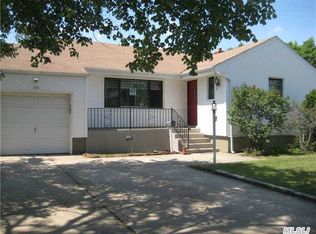 155 Church St, Malverne, NY