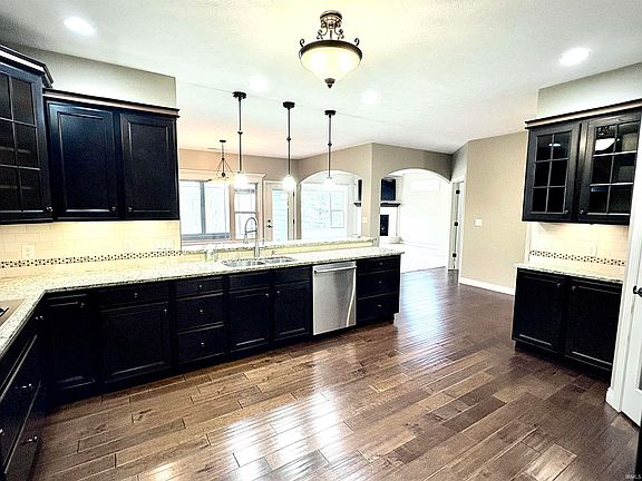 4th image of 312 Rosebank Ln