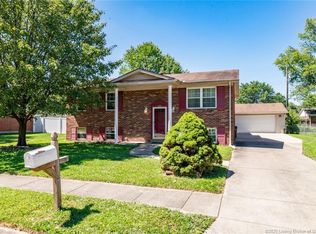 1123 Spicewood Dr, Clarksville, IN 47129