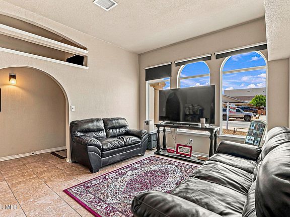 3rd image of 2292 Lisa Sherr St