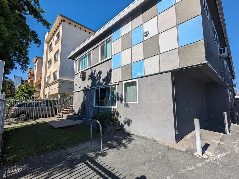 1328 Gordon St #7 — Photo 4