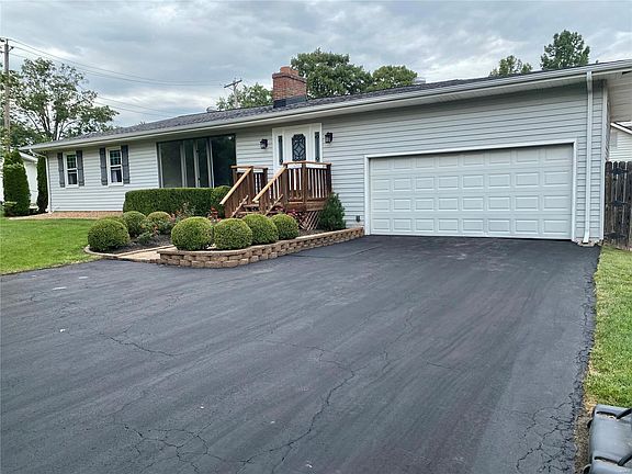 2nd image of 13403 Beagle Ln
