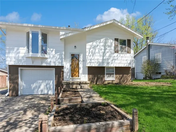 1209 Kenyon Ave, Des Moines, IA 50315