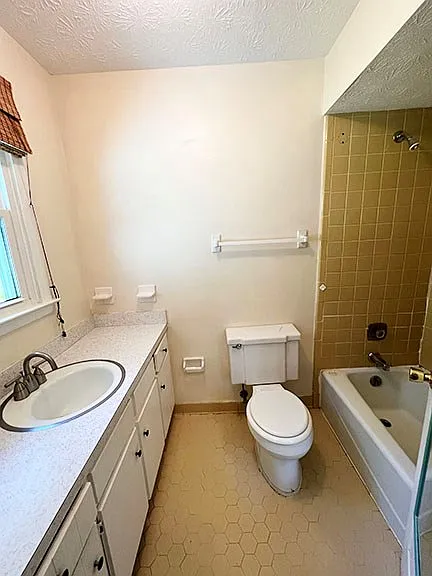 4518 Randall Dr — Photo 10