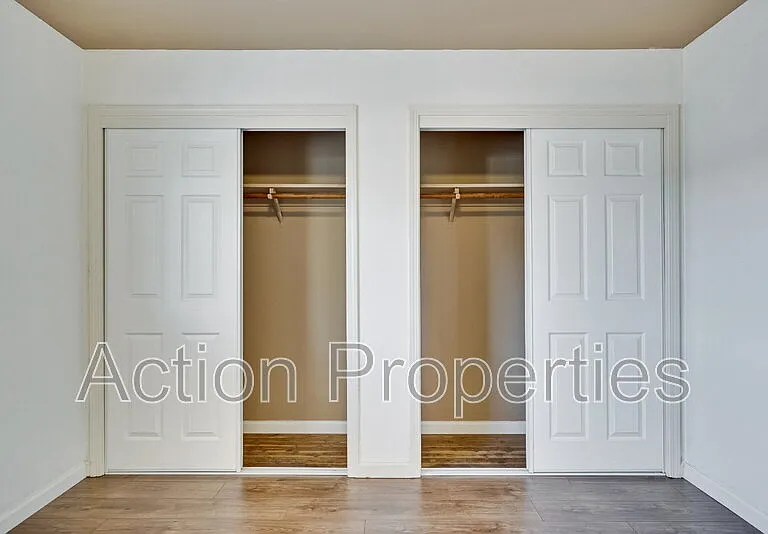 1084 Wentworth St #4 — Photo 27