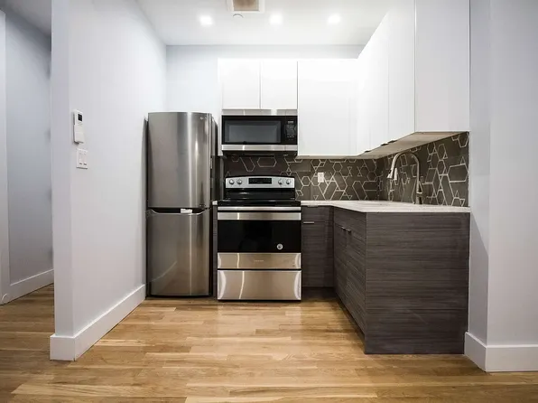 373 Howard Avenue image 1 of 9