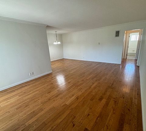 5th image of 1831 Camden Ave APT 11