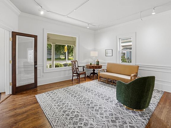4th image of 338 Oakton AVENUE