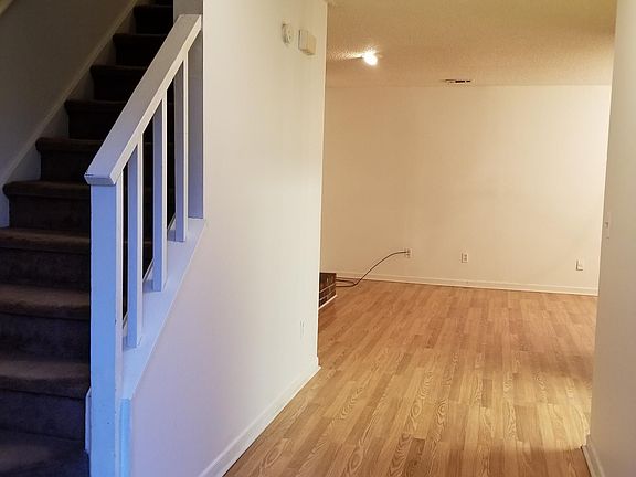 2nd image of 3001 Hawthorne Pl SE APT 4