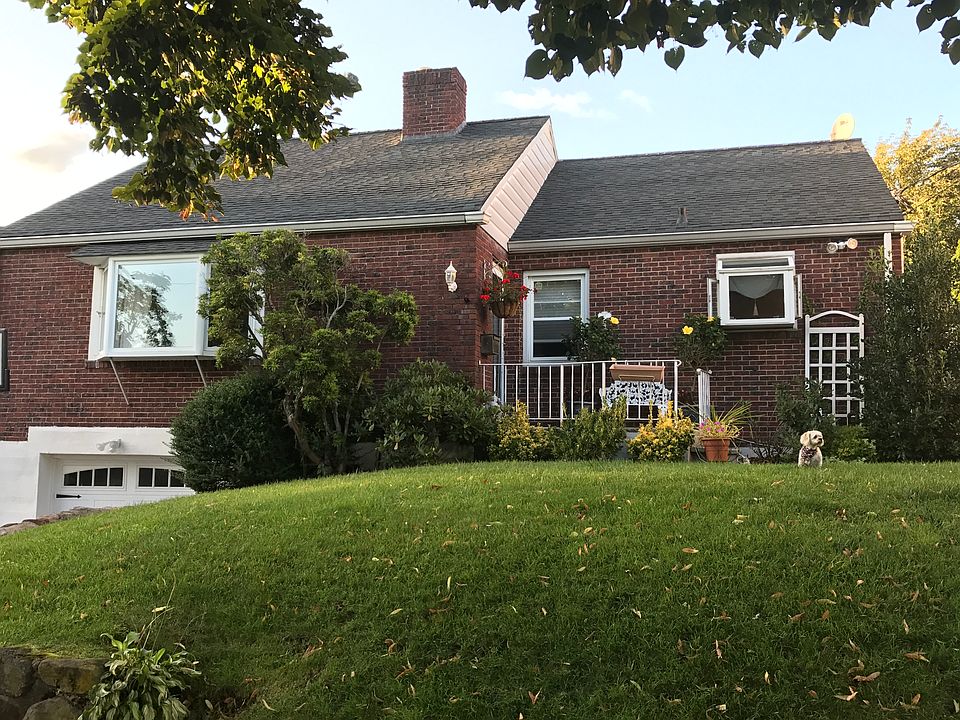 1st image of 27 Sanford Pl