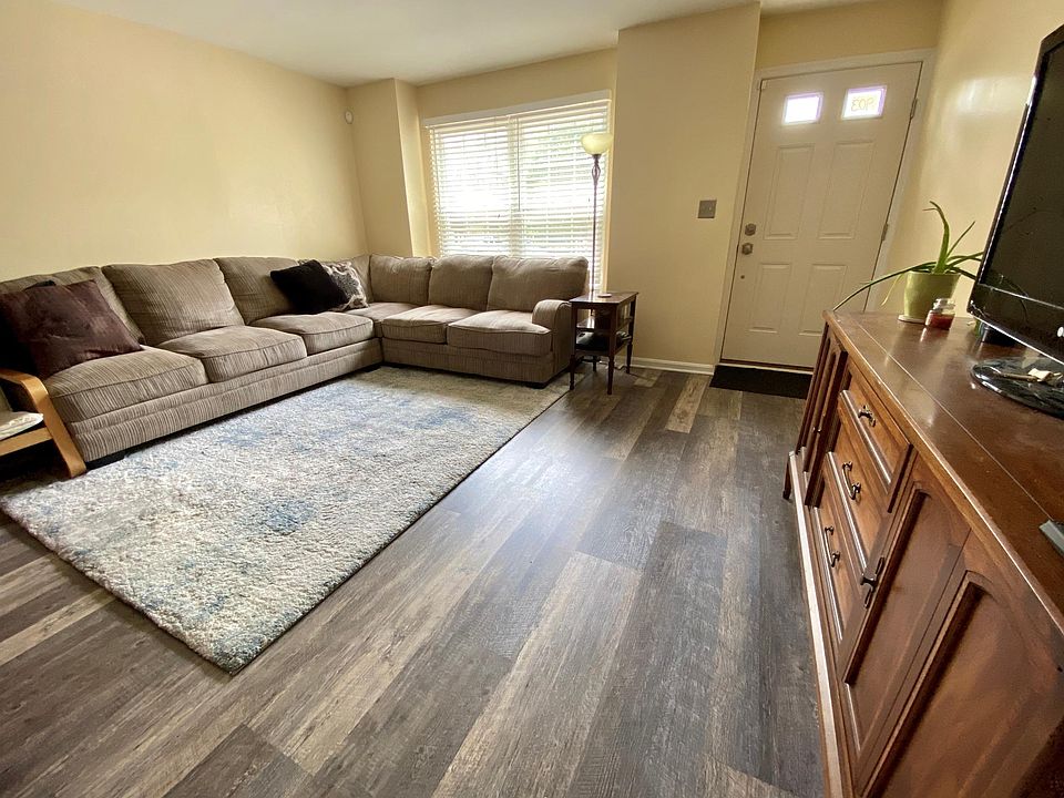 1st image of 903 Lindsley Ct