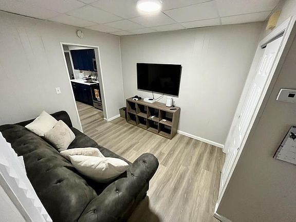 2nd image of 40 Honiss St Floor 1
