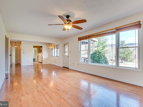 5th image of 497 River Cliff Dr