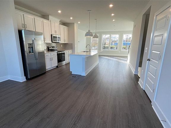 3rd image of 10141 Blue Wing Ln