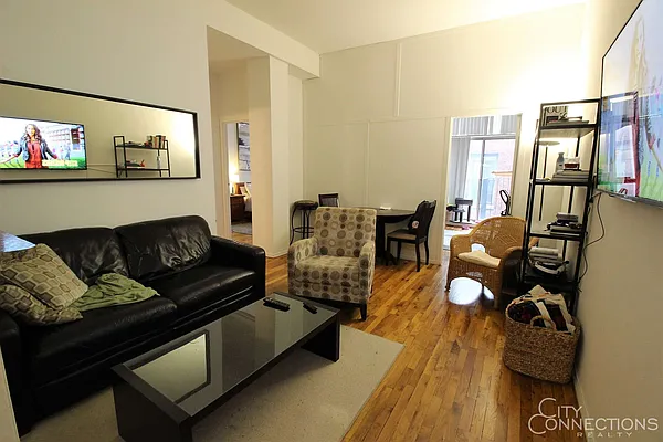 Rented by City Connections Realty | media 1