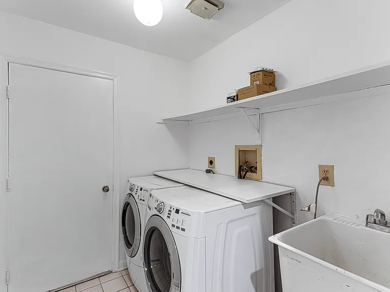 7416 Royal Dominion Dr — Photo 61