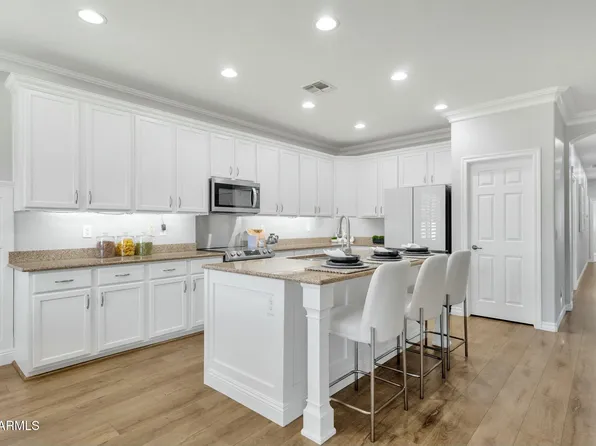 2483 E NARROWLEAF Drive, Gilbert, AZ 85298
