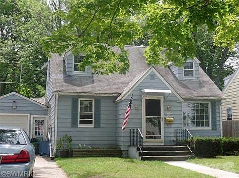 1st image of 322 Monroe St