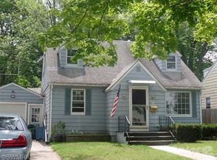322 Monroe St, South Haven, MI 49090