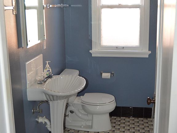5th image of 2824A N Sholes Ave
