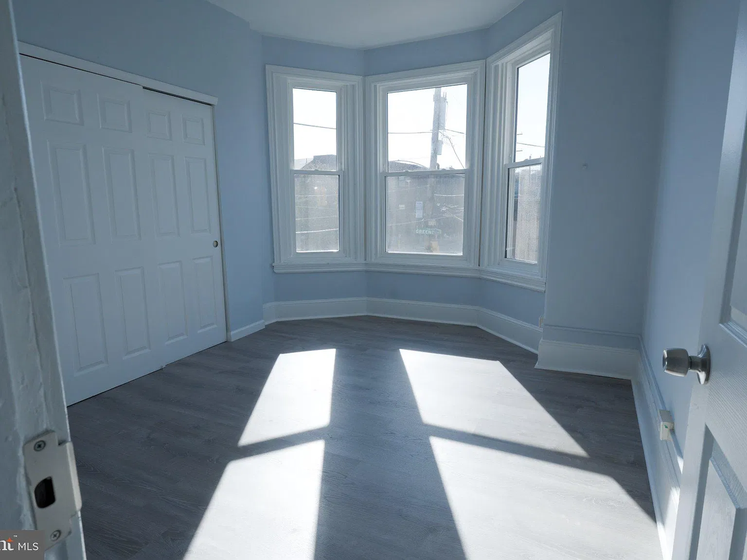 2 bed, 1.0 bath, 1350 sqft, $1,200 — Photo 2