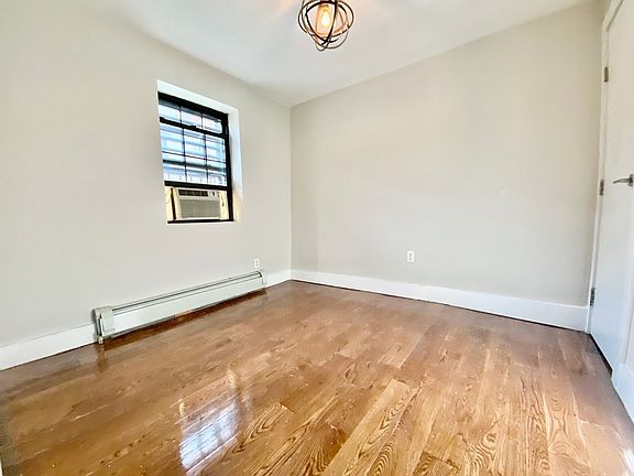 3rd image of 330 Evergreen Ave #B