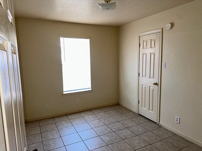 5112 Daybreak Dr — Photo 9