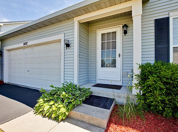 3rd image of 2257 N Essex Ln
