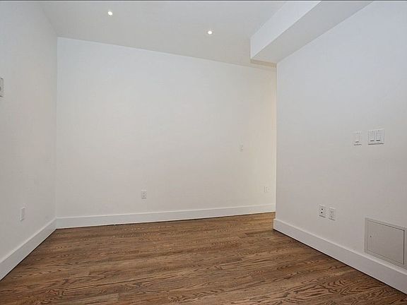 4th image of 75 Orchard St APT 13