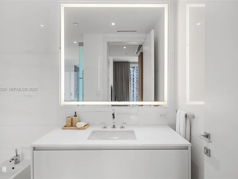300 Biscayne Boulevard Way #2601E — Photo 30