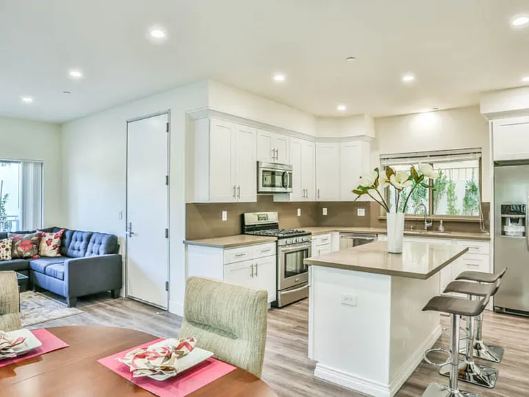 1424 S Bentley Ave #101 — Photo 24