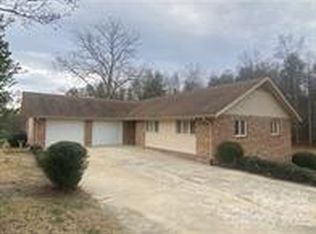 201 Vfw Rd, Morganton, NC 28655