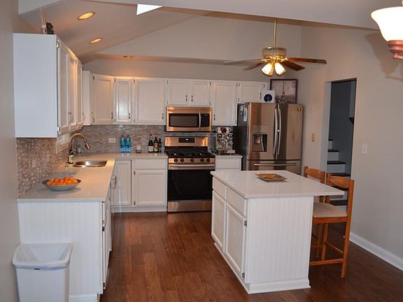 3rd image of 17350 S Heritage Dr
