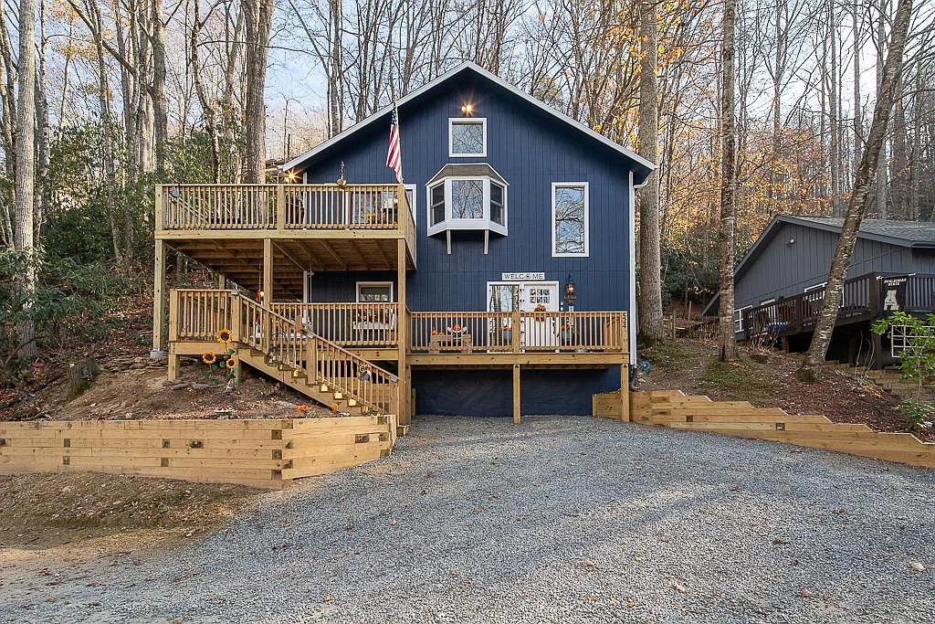 524 Clubhouse Dr — Photo 3
